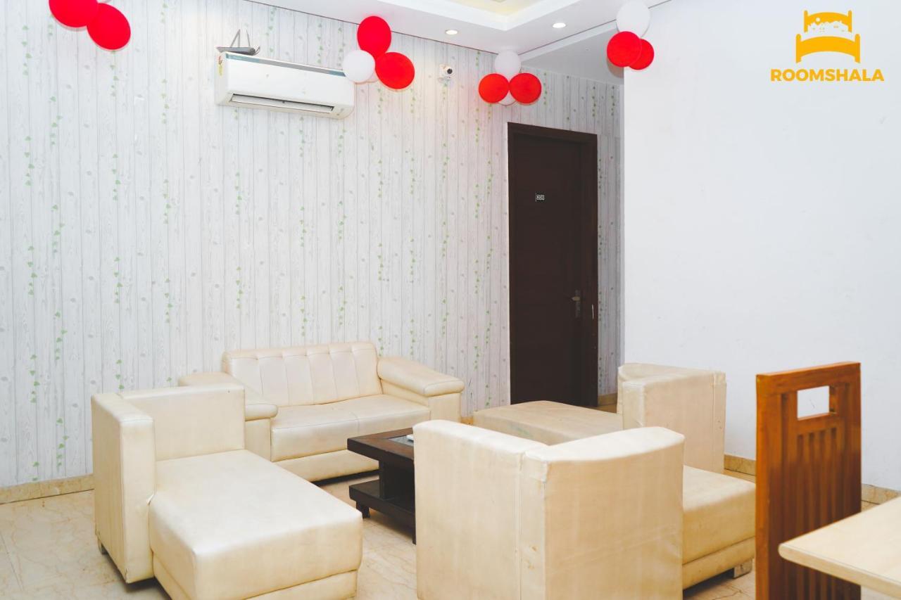 Hotel Ls 21 Badshahpur ภายนอก รูปภาพ