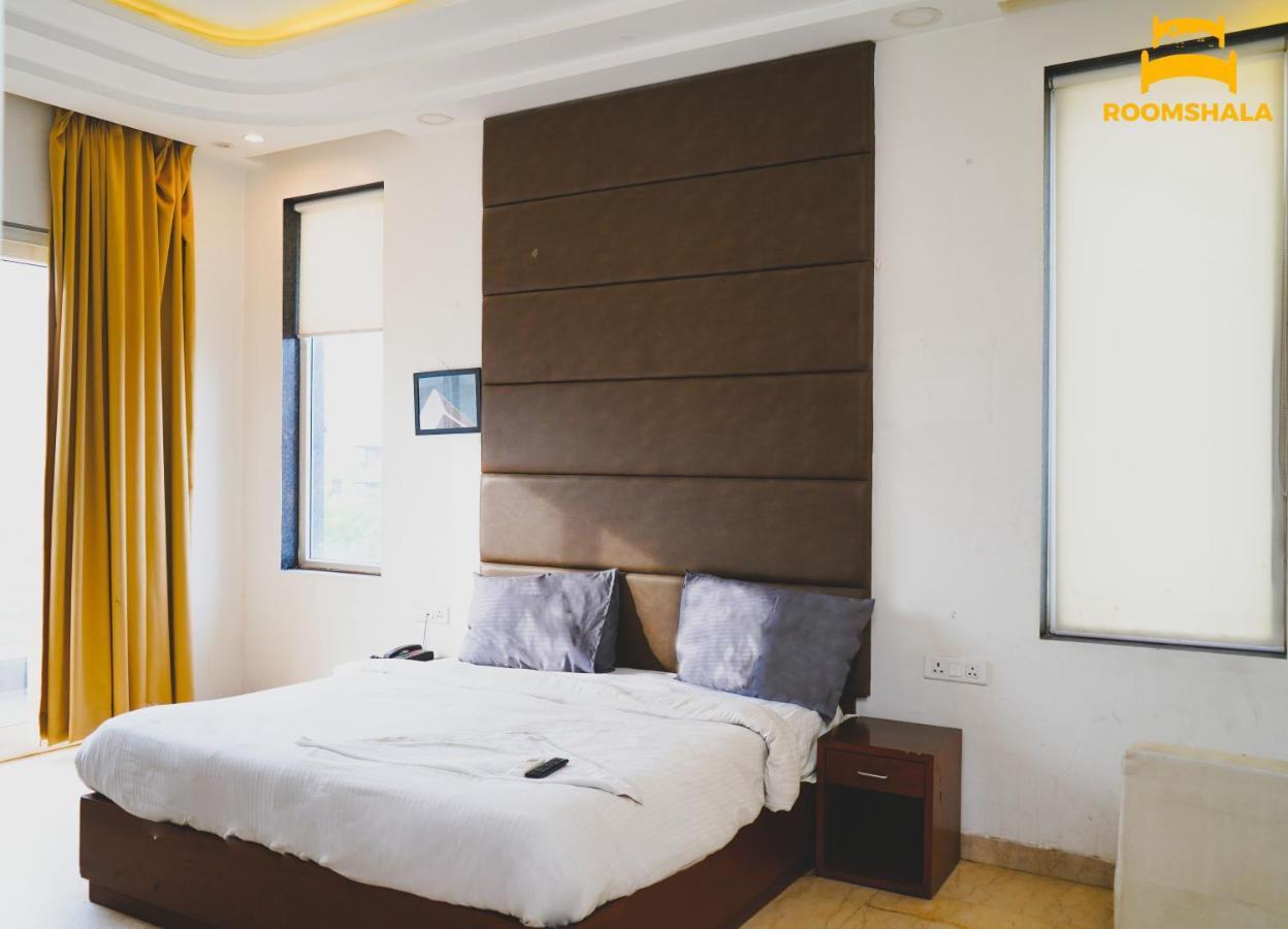 Hotel Ls 21 Badshahpur ภายนอก รูปภาพ