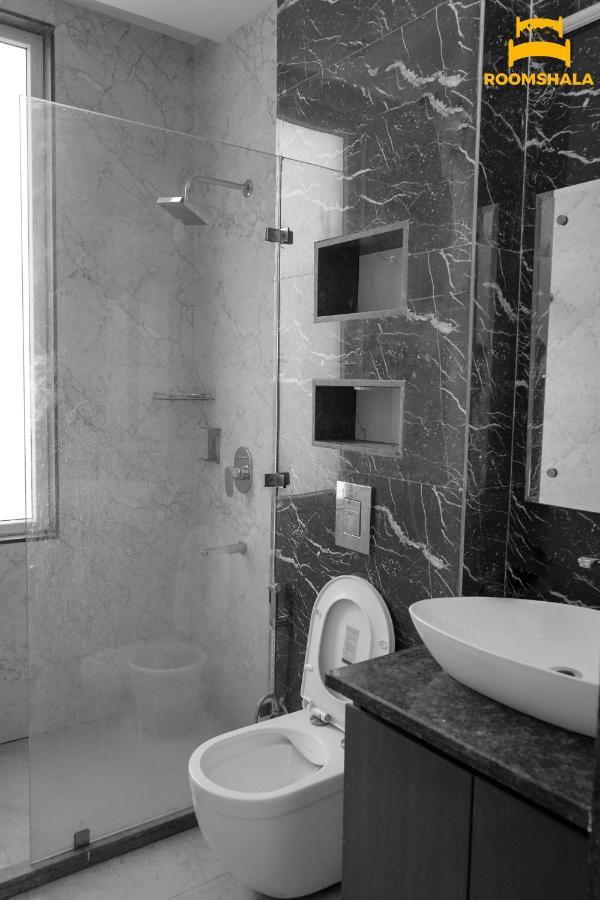 Hotel Ls 21 Badshahpur ภายนอก รูปภาพ