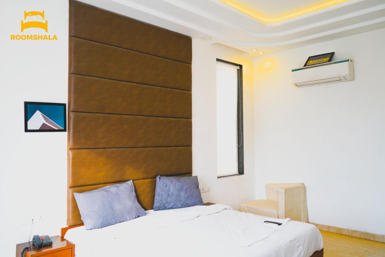 Hotel Ls 21 Badshahpur ภายนอก รูปภาพ