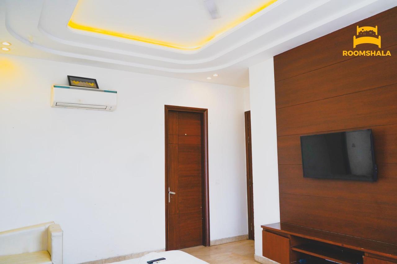 Hotel Ls 21 Badshahpur ภายนอก รูปภาพ